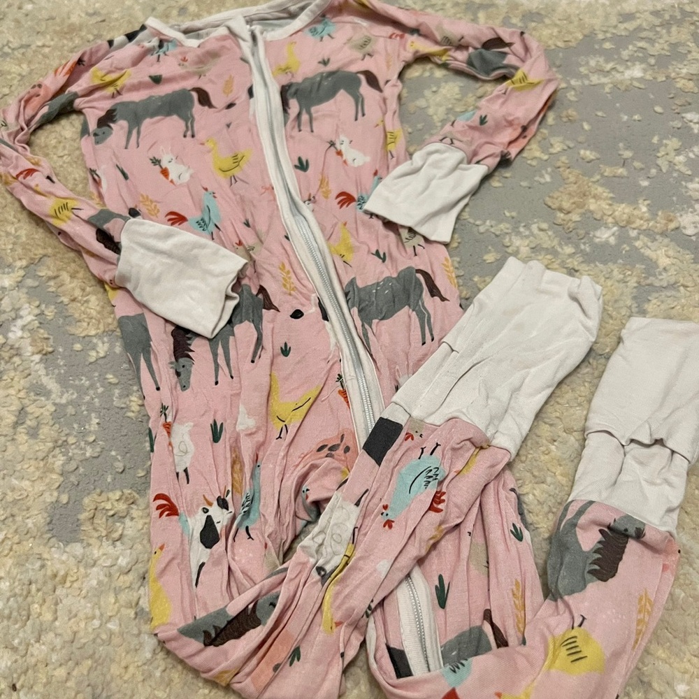 Little Sleepies pjs  - 2T - Like New - Smoke Free, Dog/Cat Friendly